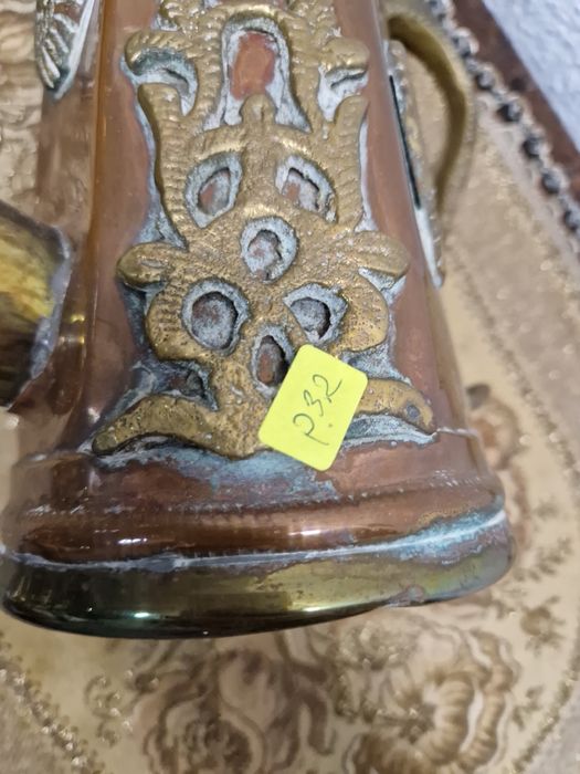 Арабска кана с месингови орнаменти