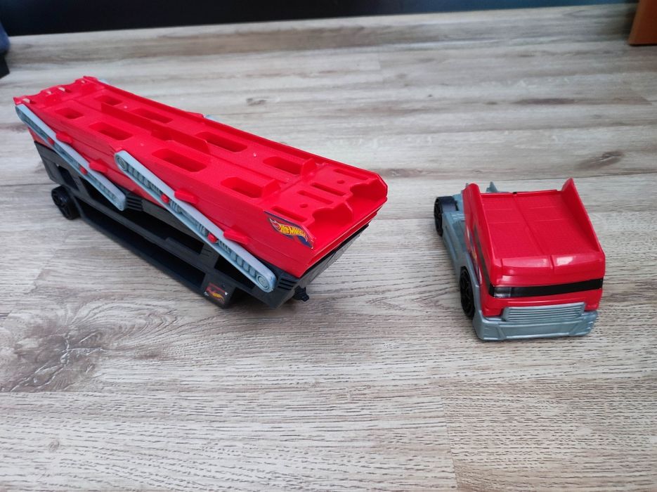 Камион автовоз Hot Wheels