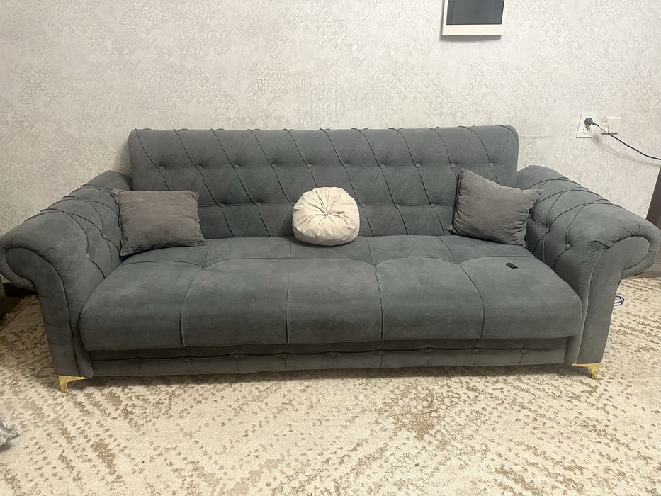 Диван раскладной. Почти новая