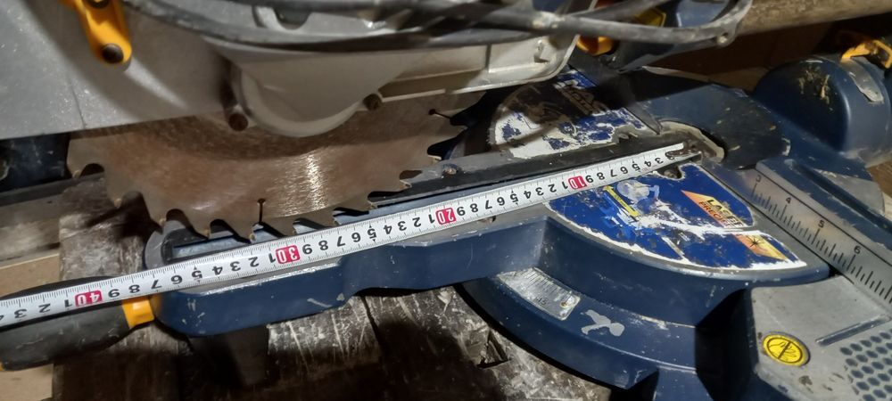 Vand circular unghiular basculant radial