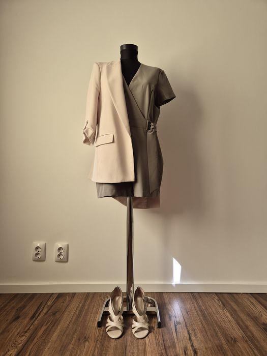 Salopeta scurta Miss Selfridge verde-gri