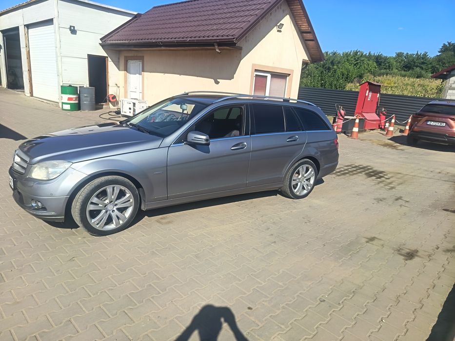 Vând Mercedes C Class w204
