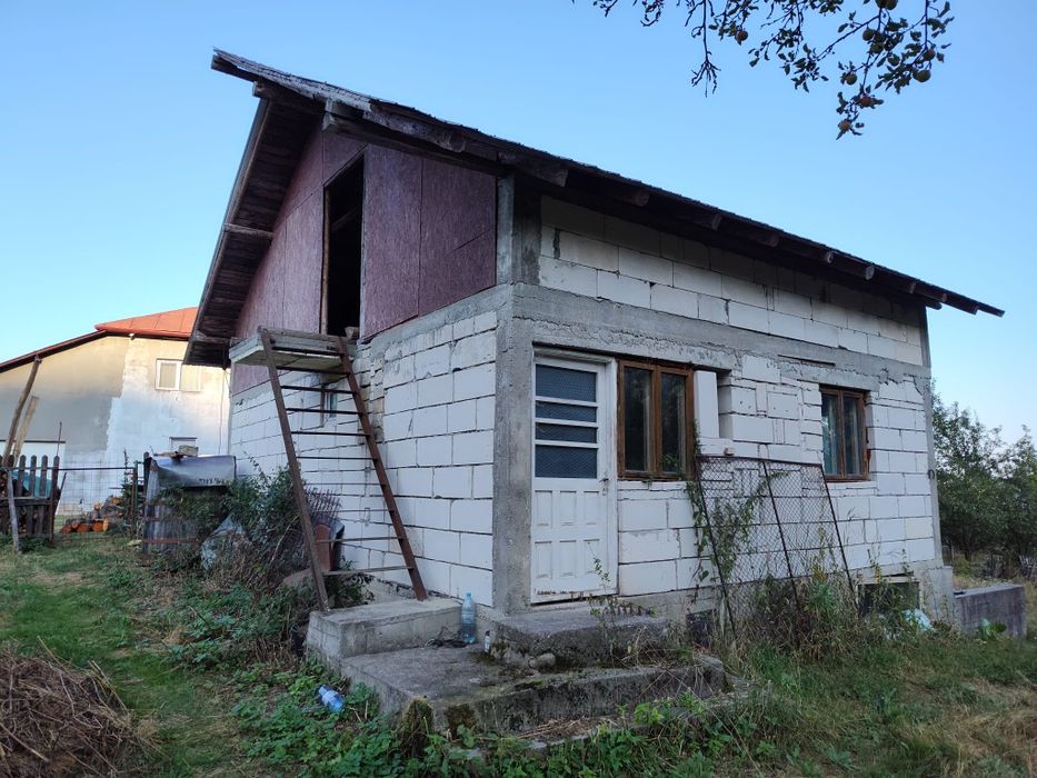 Vand casa si teren