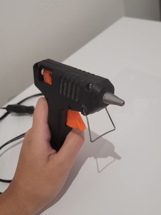 Pistol pentru silicon
