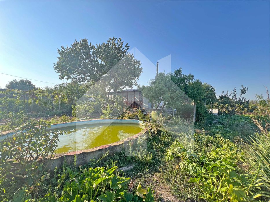 ПРОДАВА парцел 1,4 дка с ФУРГОН и КЛАДЕНЕЦ в гр. Плиска. ТОК! ВОДА!