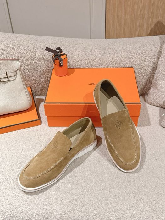Mocasini Hermès Low Loafer din piele întoarsă in Nuanta Bej Sable cu detaliu iconic „H Diamant” ! Originali !