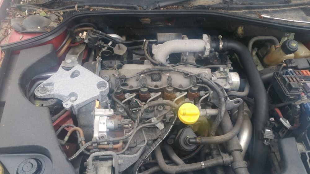 Dezmembrari  Renault LAGUNA 2  2001  > 2007 1.9 dCi (KG0G) Motorina