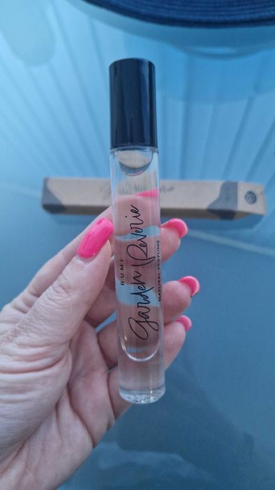 Натурален парфюм рол-он Rumi Cosmetics - Garden Reverie нов