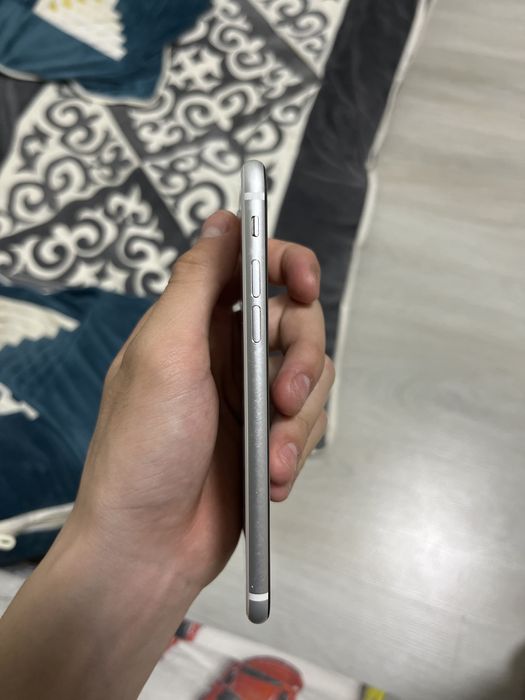 Iphone SE 20года