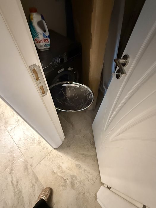Дава се под наем Тристаен апартамент в Бургас, Център - 140 кв.м за 1296.42 € - Снимка #11