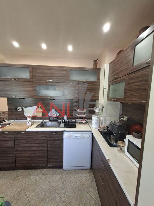 Продава се Тристаен апартамент в Варна, Възраждане 2 - 92 кв.м за 1081 €/кв.м - Снимка #9