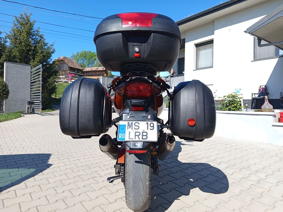Vând Honda CBF 1000