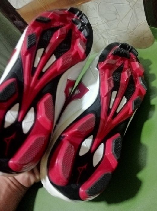 Мужские оригинальные бутсы Mizuno