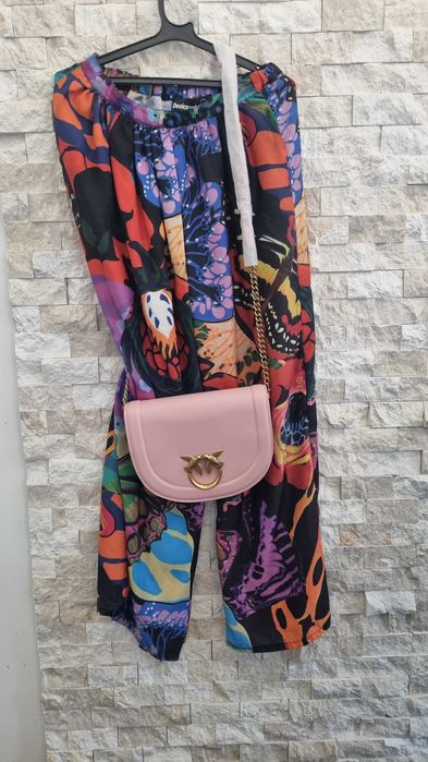 Чанта Pinko + подарък панталон Desigual