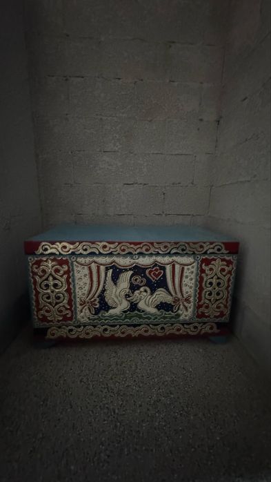 Сандык из дерева