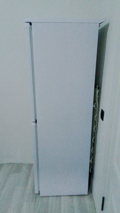 Продам Холодильник Бирюса