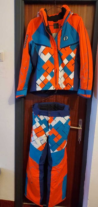 Costum schi Onyone Japonia