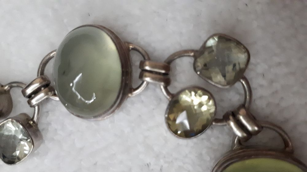 Серебряный браслет с натуральными камнями.