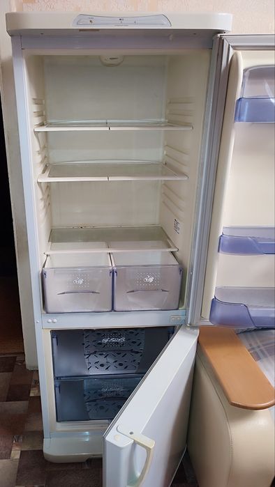 Продам холодильник Бирюса б/у