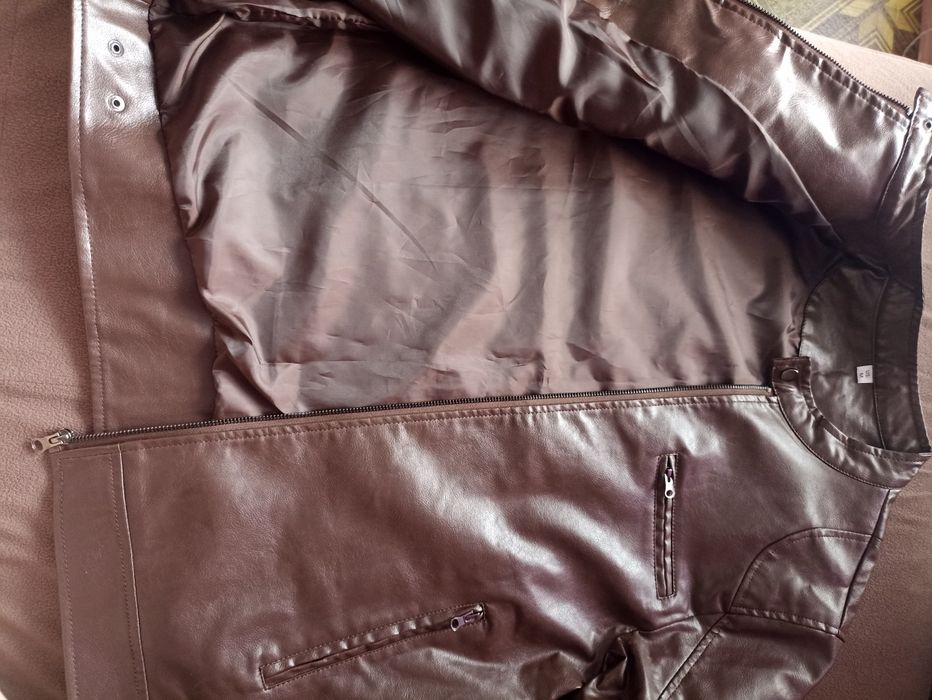 Новая продам куртку