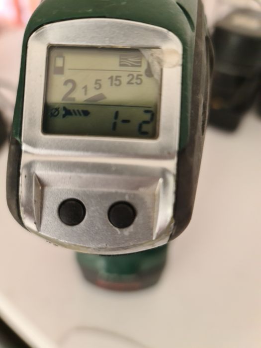 Vând autofiletanta Bosch  cu afișaj electronic  pentru  operațiuni.