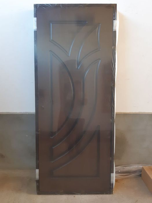 Двери межкомнатные мдф .