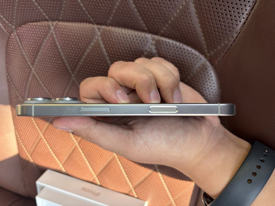Продам iPhone 16 pro 256GB