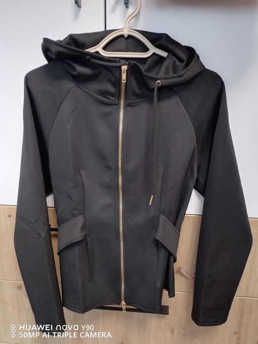 Черно пролетно яке