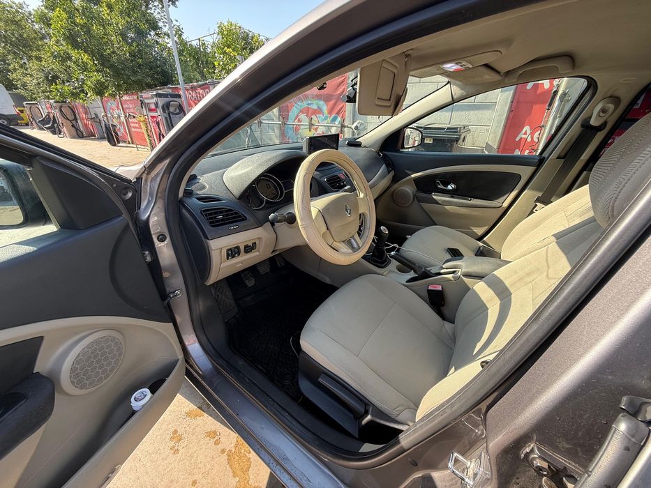 Proprietar - Vand Renault Fluence 1.6 16v GPL