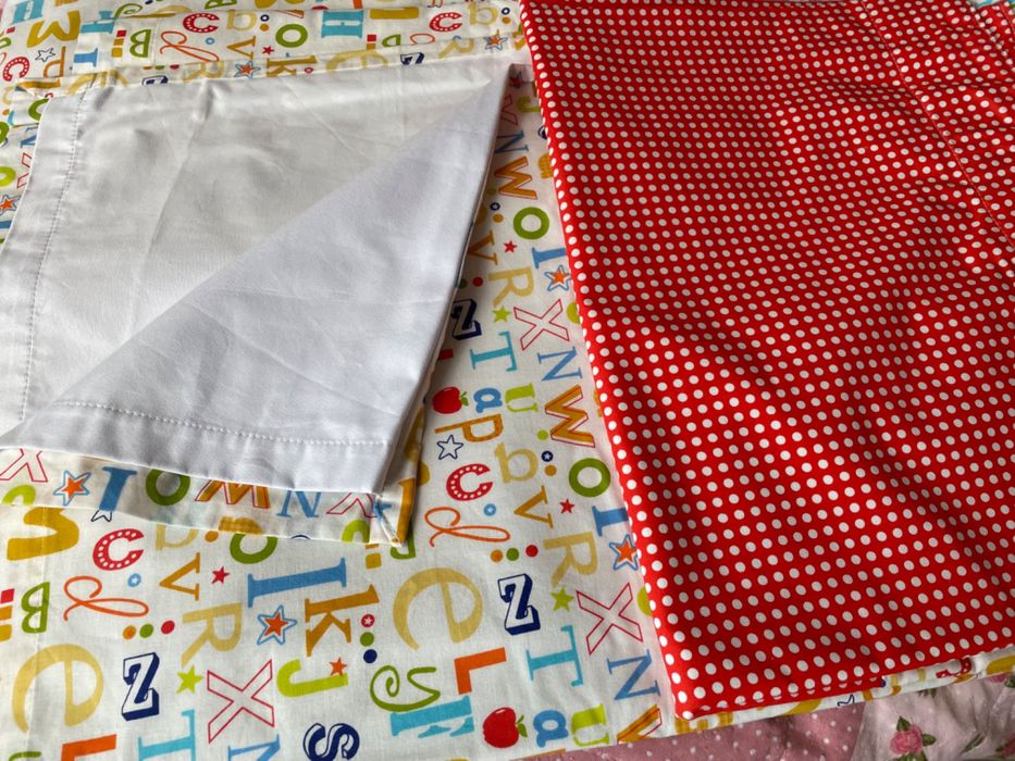 Продавам цветни завеси за детска стая