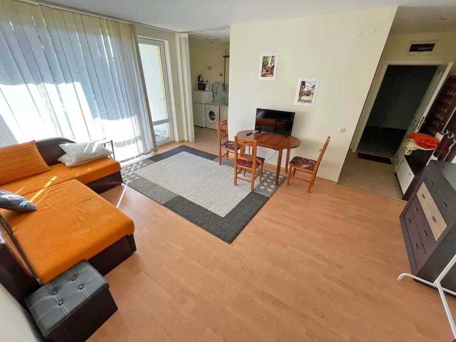 Дава се под наем Двустаен апартамент в Свети Влас - 65 кв.м за 200 € - Снимка #1