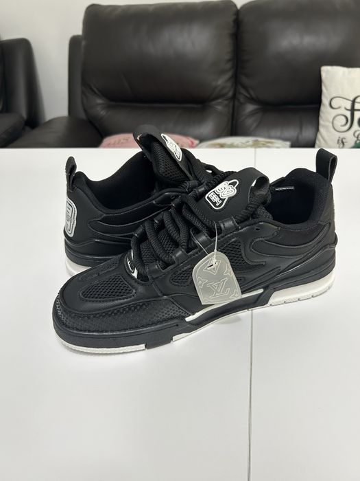 Adidasi LV Skate Black White