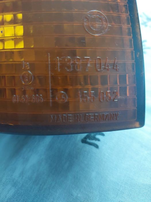 Продам поворотник на BMW.