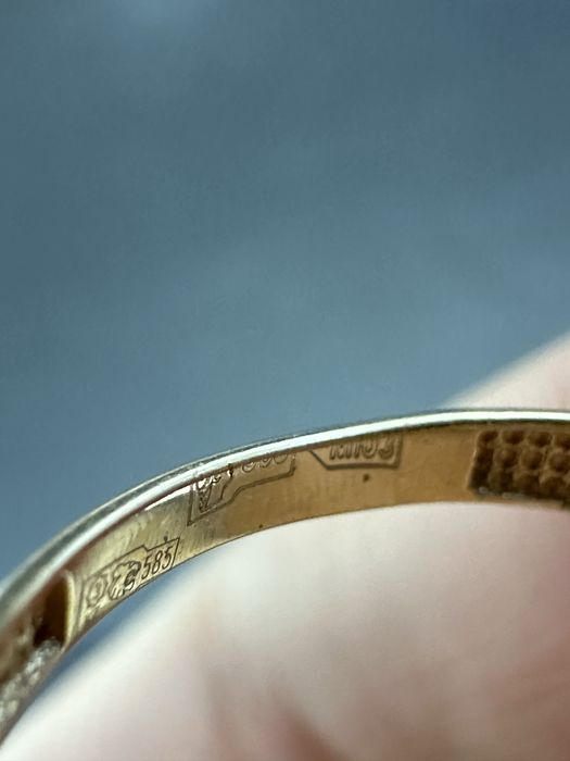 Золото 585  Кольцо Масса: 1,8
