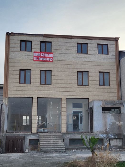 Нотурар бино сотилади