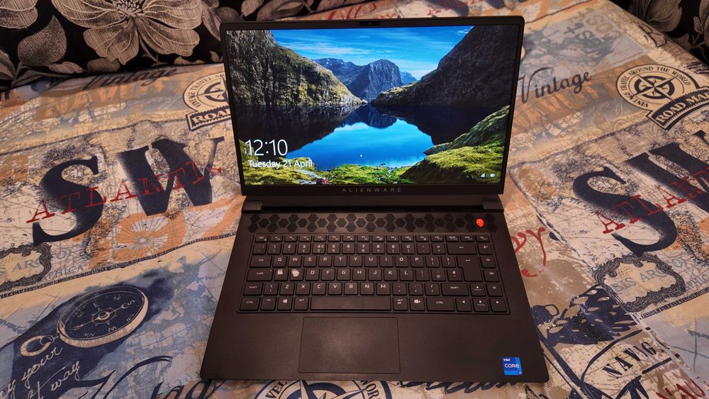 Геймърски Лаптоп DELL Alienware M15 R6