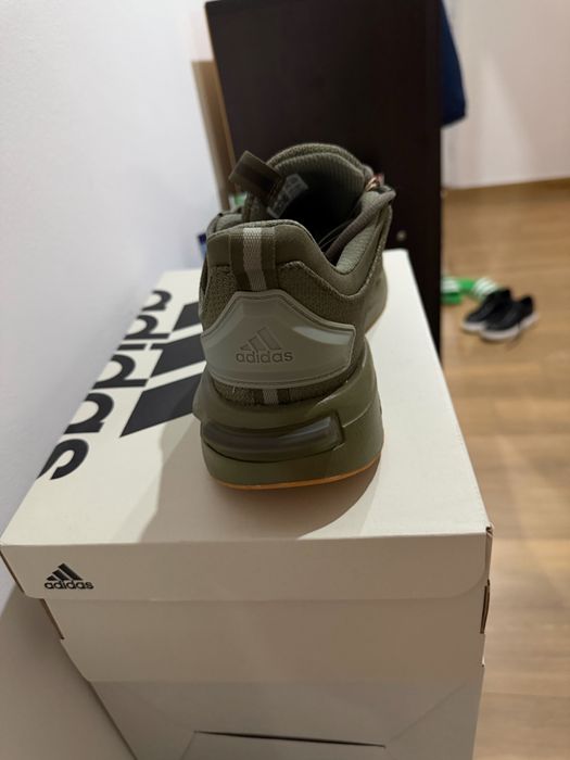 Маратонки ADIDAS  NEW