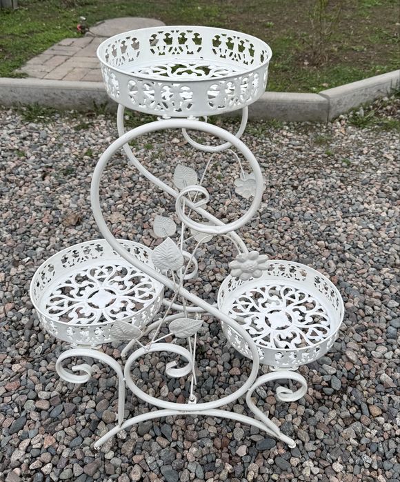 Продам подставку для цветов