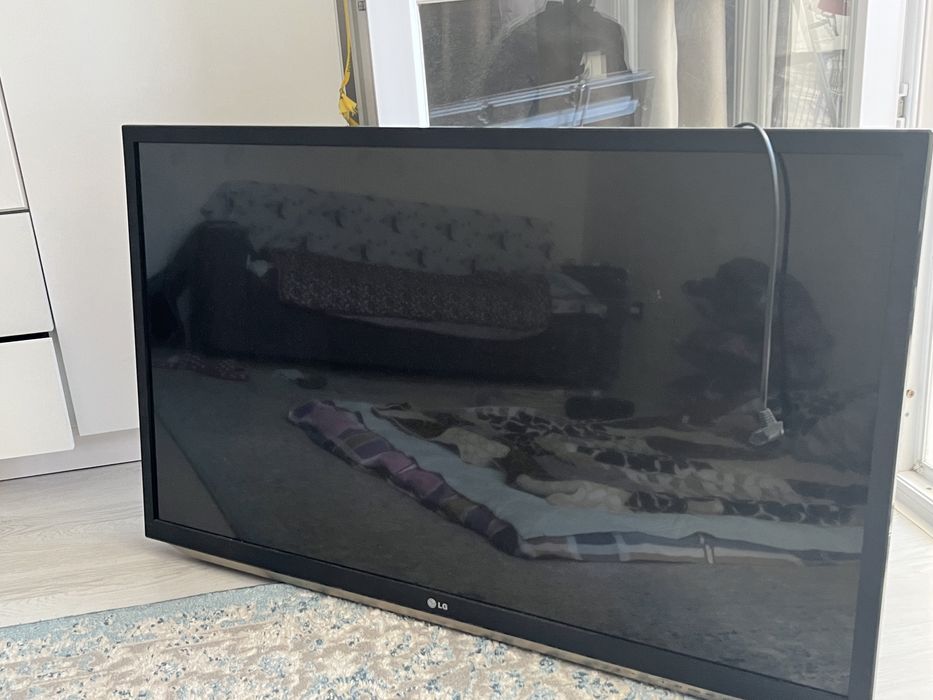 Телевизор LG буу
