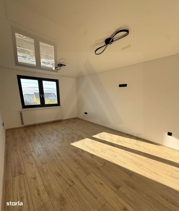 Casa moderna constructie noua 195 mp utili 100 mp curte in Sura Mare