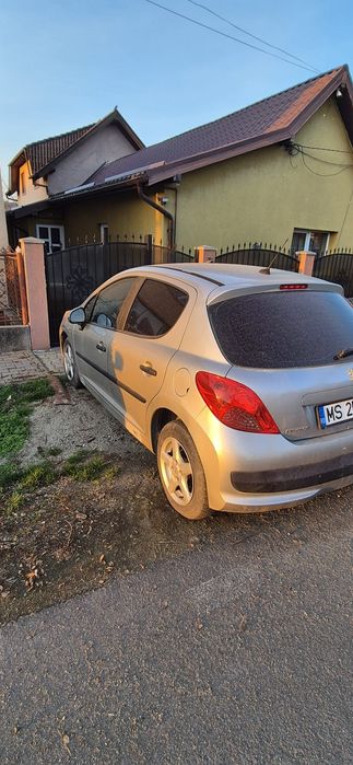 Vând Peugeot 207
