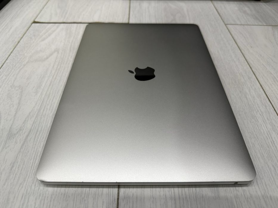MacBook Pro 13.3” M2