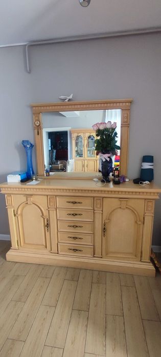 Горка гостиная комод с зеркалом