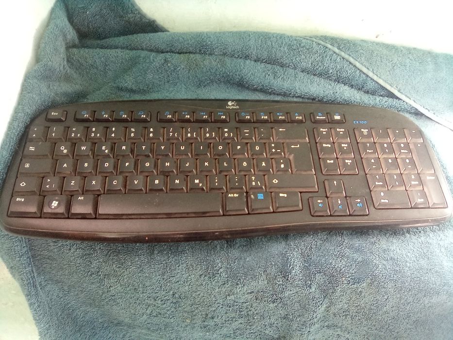 Vand sau Schimb cu un procesor socket 775 quad core minim 2,6ghz