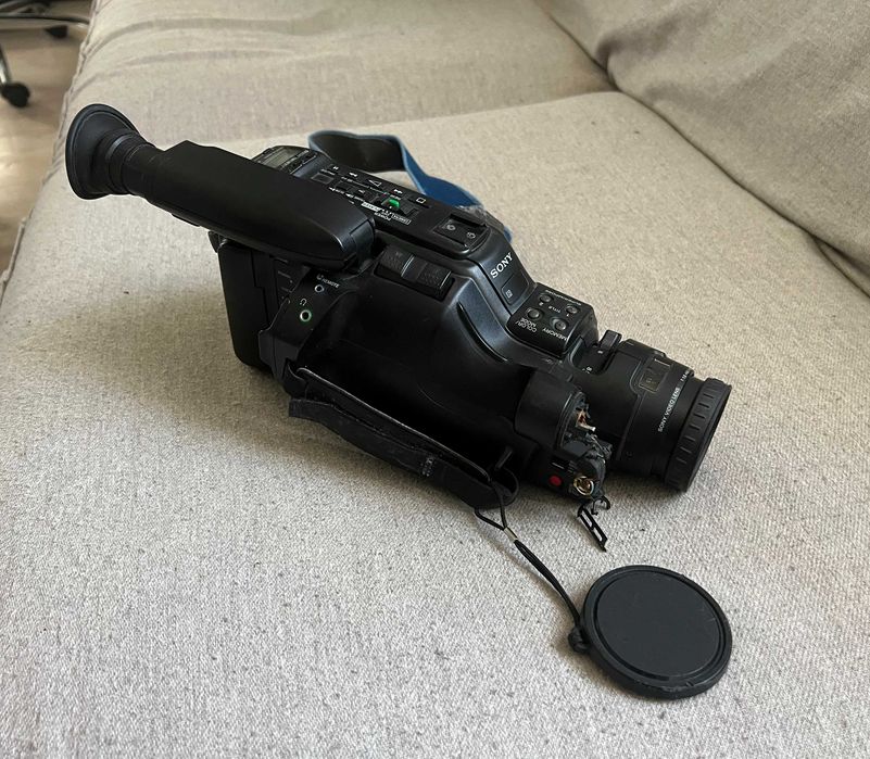 Sony Handycam CCD F550E Video8 Hi Fi Stereo neprobata fara baterie mic