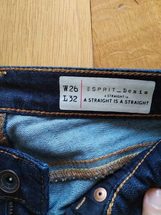 Нови, тъмносини дънки Esprit W26 L32