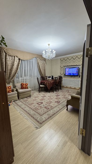 Продам шерстянной ковер 3/4 размер