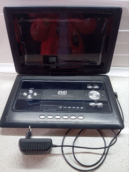 DVD player televizor sotiladi