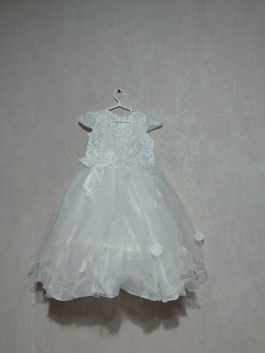 Продам платье новогодние