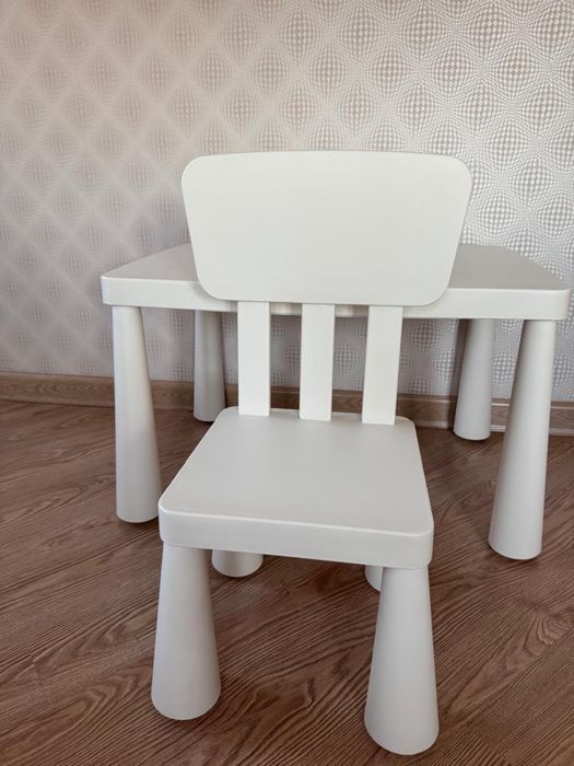 Стол и стул IKEA